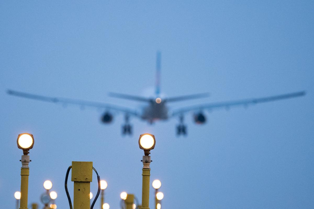 Airplane landing