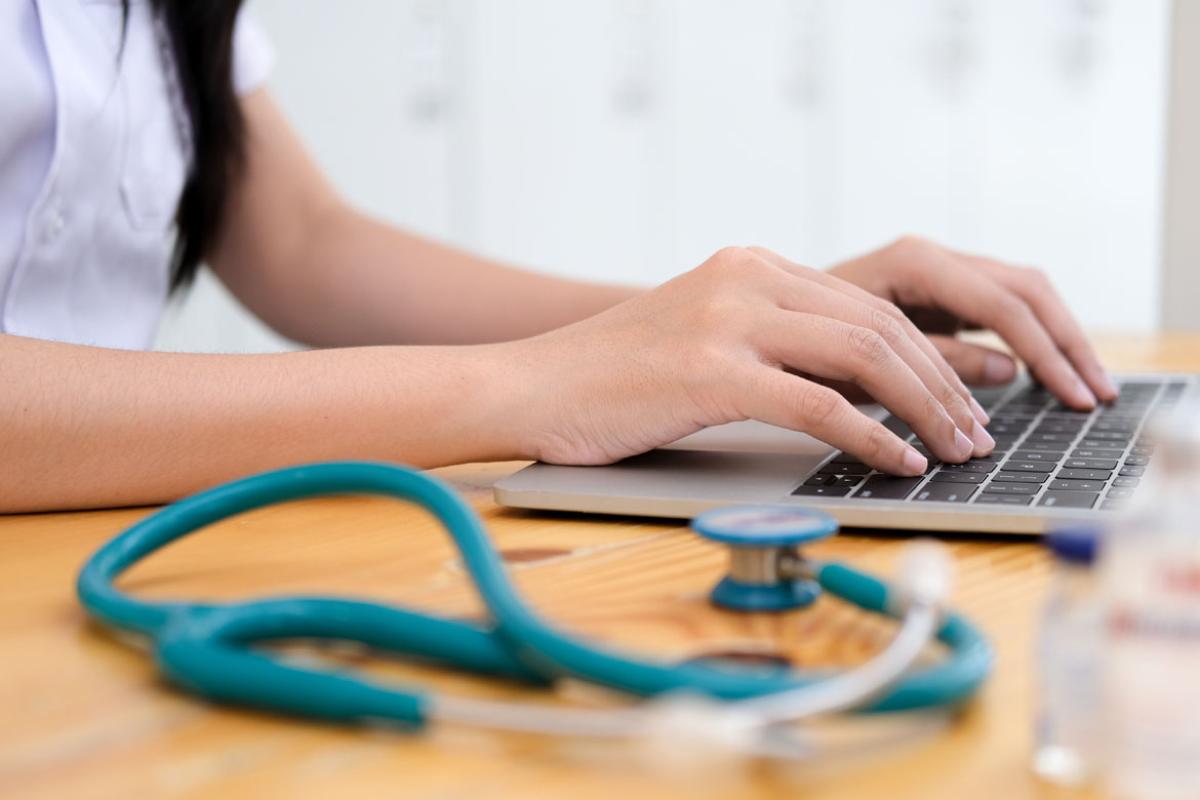 Hands on a keyboard